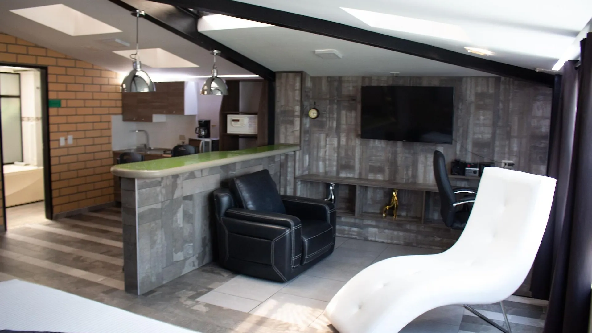 Hotel Provenza Garden Medellin 3*,